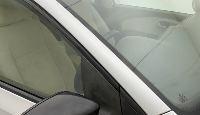 2011 Volkswagen Vento TRENDLINE 1.6, Petrol, Manual, 47,819 km, Right A pillar - Minor scratches