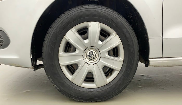 2011 Volkswagen Vento TRENDLINE 1.6, Petrol, Manual, 47,819 km, Left Front Wheel