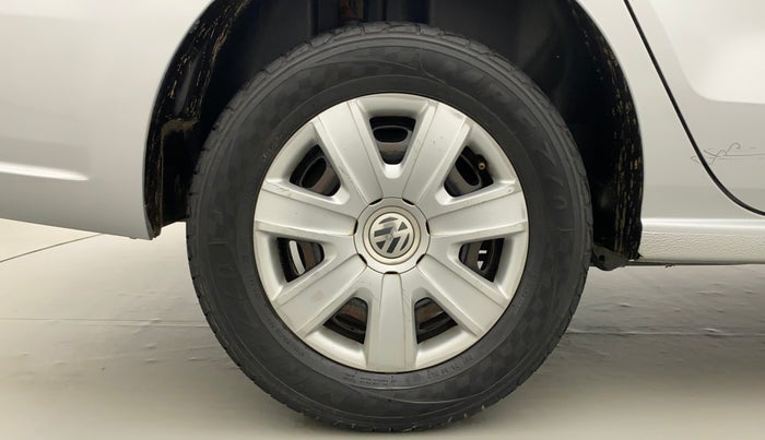 2011 Volkswagen Vento TRENDLINE 1.6, Petrol, Manual, 47,819 km, Right Rear Wheel