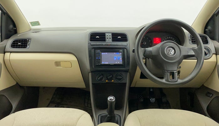2011 Volkswagen Vento TRENDLINE 1.6, Petrol, Manual, 47,819 km, Dashboard