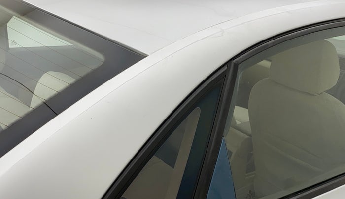 2011 Volkswagen Vento TRENDLINE 1.6, Petrol, Manual, 47,819 km, Right C pillar - Minor scratches
