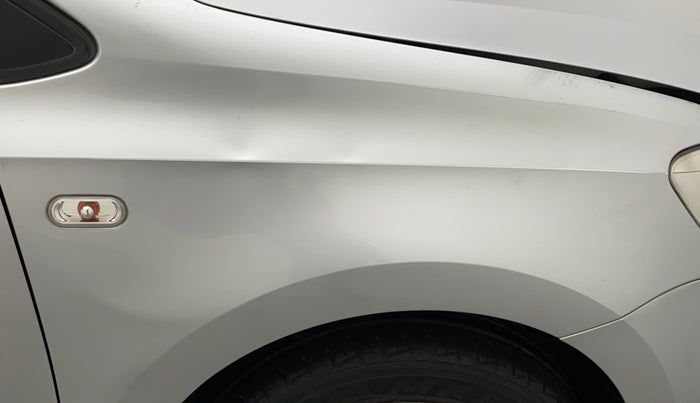 2011 Volkswagen Vento TRENDLINE 1.6, Petrol, Manual, 47,819 km, Right fender - Slightly dented