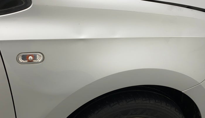 2011 Volkswagen Vento TRENDLINE 1.6, Petrol, Manual, 47,819 km, Right fender - Minor scratches