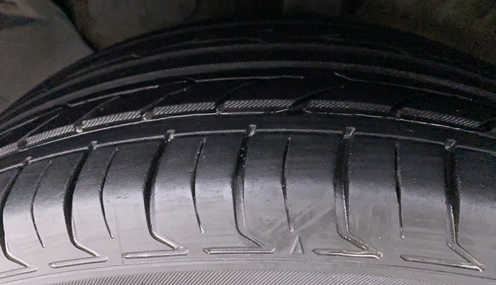 2017 Hyundai Creta 1.6 SX PLUS PETROL, Petrol, Manual, 49,210 km, Left Front Tyre Tread