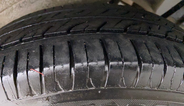 2014 Maruti Wagon R 1.0 VXI, Petrol, Manual, 63,214 km, Left Rear Tyre Tread
