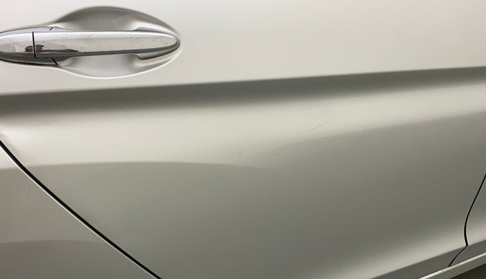 2015 Honda City 1.5L I-VTEC V MT, Petrol, Manual, 73,595 km, Right rear door - Slightly dented