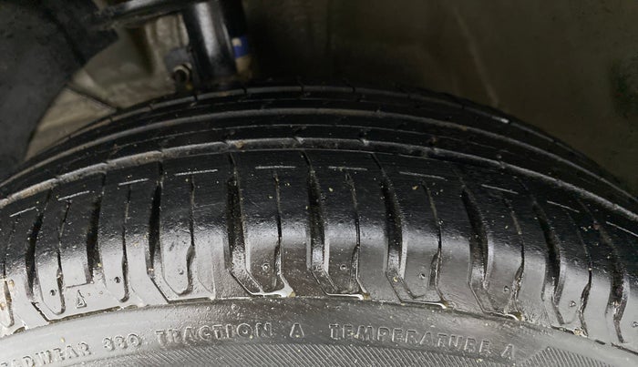 2019 Maruti XL6 ALPHA AT, Petrol, Automatic, 19,675 km, Left Front Tyre Tread