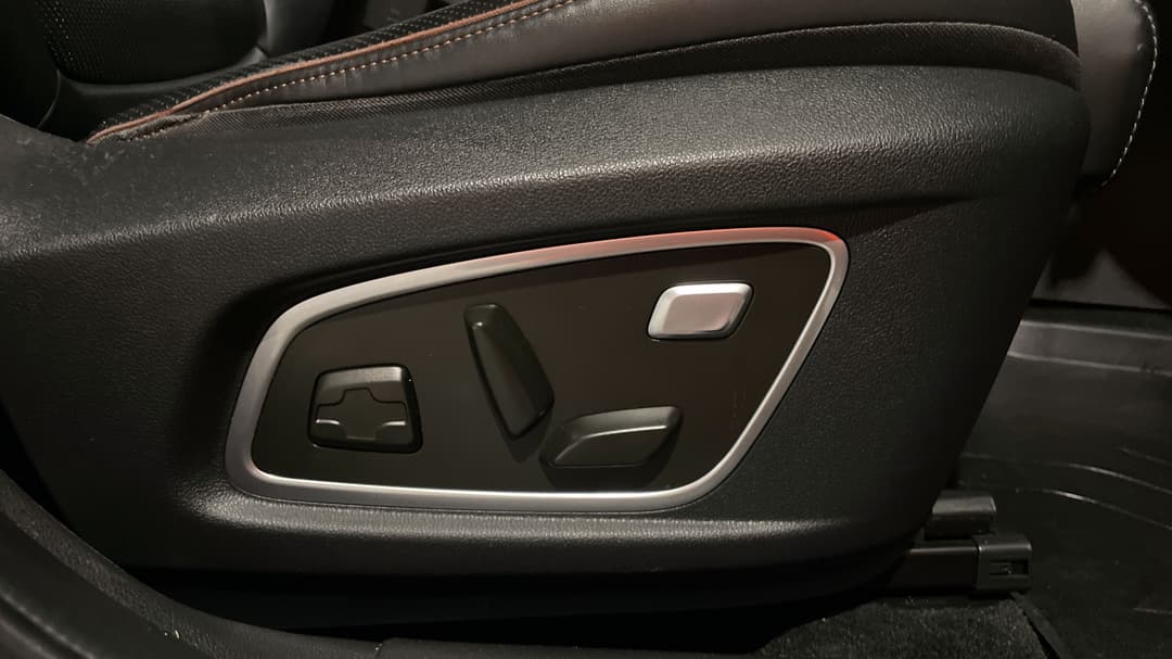 2022 Renault Koleos Intens (4x2), Automatic, 93383 km, Drivers Side Adjustment Panel
