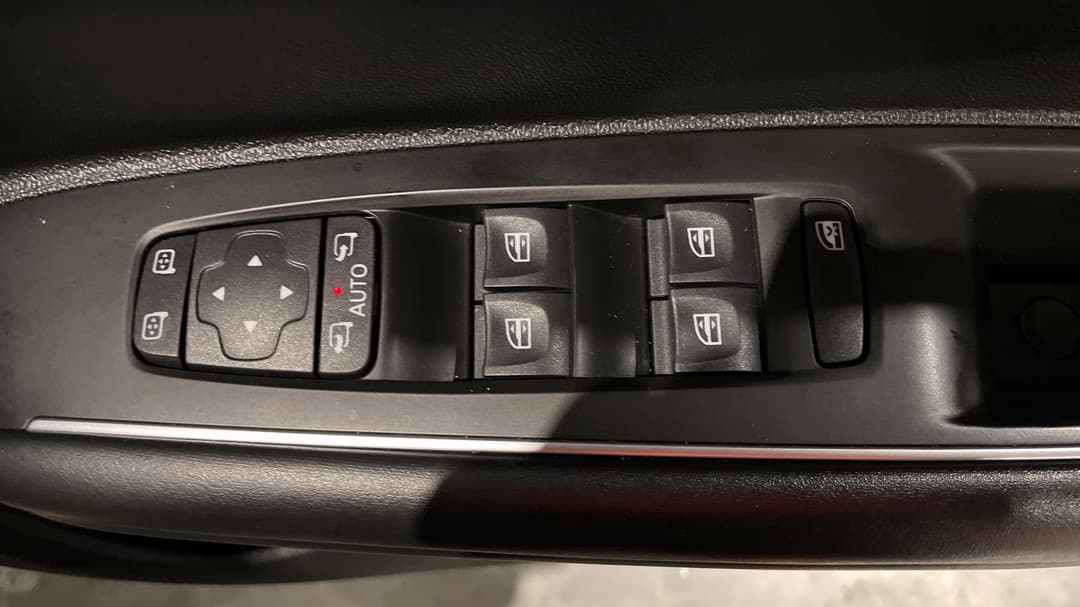 2022 Renault Koleos Intens (4x2), Automatic, 93383 km, Drivers Side Door Panel Controls