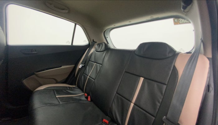 2017 Hyundai Grand i10 MAGNA 1.2 KAPPA VTVT, Petrol, Manual, 23,937 km, Right Side Rear Door Cabin