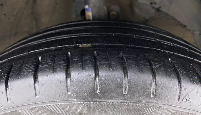 2018 Maruti Baleno ZETA PETROL 1.2, Petrol, Manual, 59,126 km, Right Front Tyre Tread