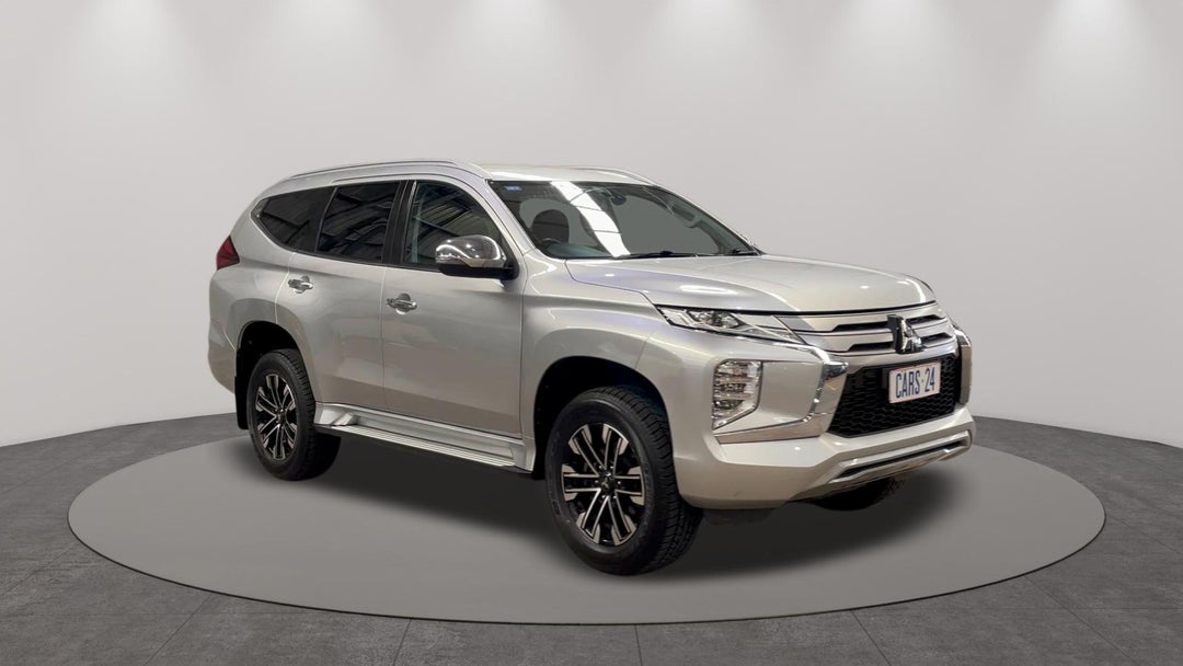 Right Front Diagonal (45- Degree) View