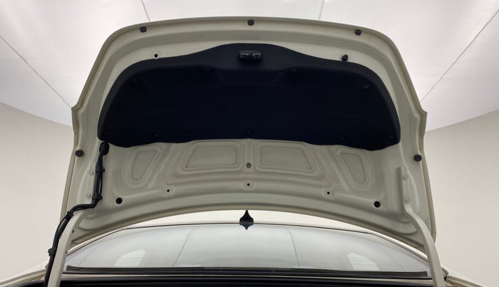 2016 Hyundai Verna FLUIDIC 1.6 SX VTVT OPT, Petrol, Manual, 63,769 km, Boot Door Open