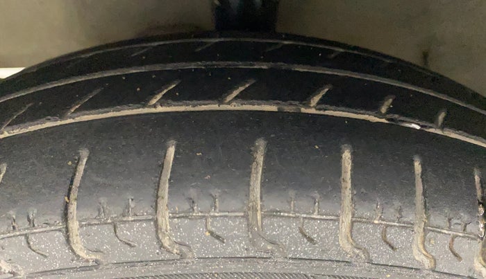 2014 Hyundai Eon ERA +, Petrol, Manual, 29,248 km, Left Front Tyre Tread