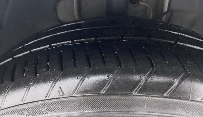 2018 Tata TIGOR XZ PLUS PETROL, Petrol, Manual, 43,401 km, Right Front Tyre Tread