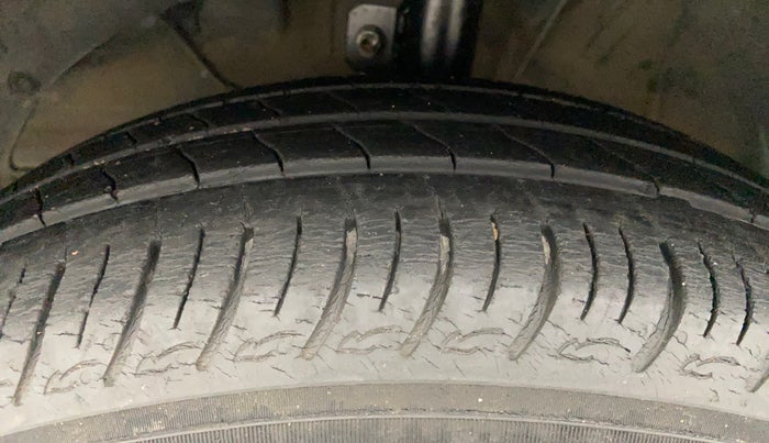 2019 Maruti Baleno DELTA PETROL 1.2, Petrol, Manual, 36,495 km, Left Front Tyre Tread