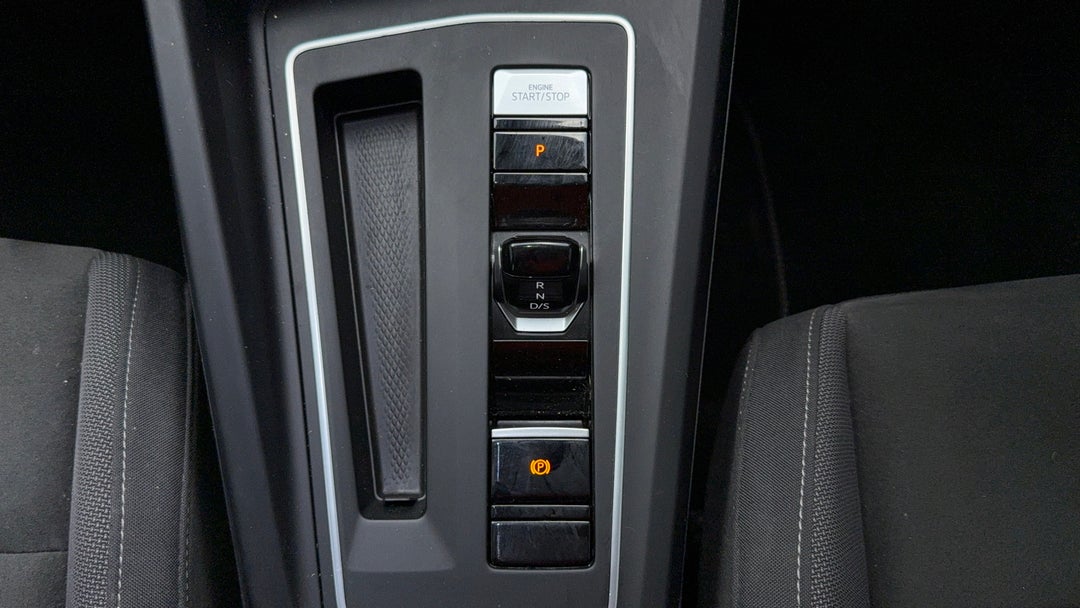 2022 Volkswagen Golf 110tsi Life, Automatic, 44537 km, Gear Lever 