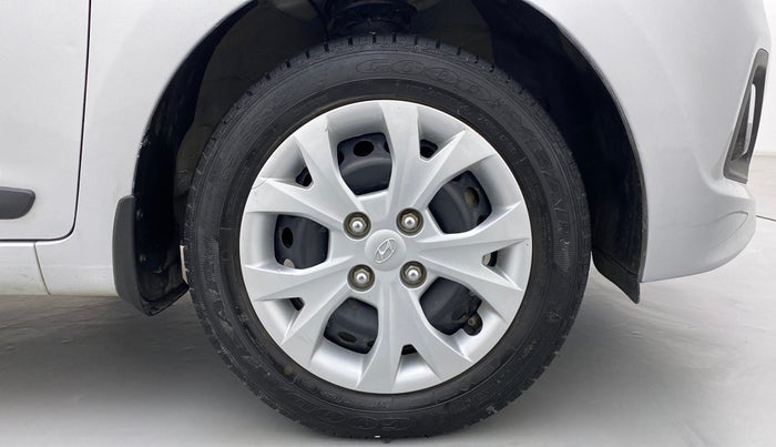 2016 Hyundai Grand i10 SPORTZ 1.2 KAPPA VTVT, Petrol, Manual, 40,381 km, Right Front Wheel