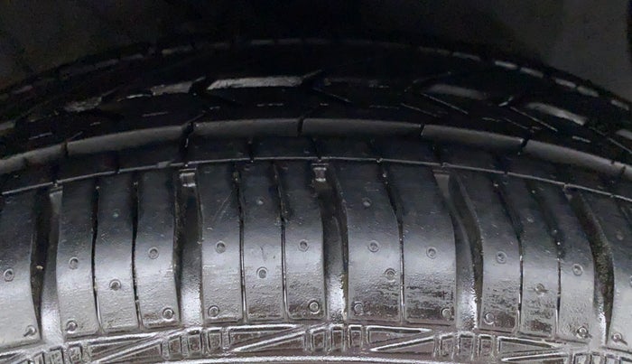 2014 Hyundai Grand i10 SPORTZ 1.2 KAPPA VTVT, Petrol, Manual, 26,986 km, Right Front Tyre Tread