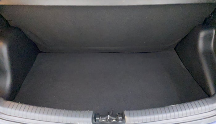 2014 Hyundai Grand i10 SPORTZ 1.2 KAPPA VTVT, Petrol, Manual, 26,986 km, Boot Inside
