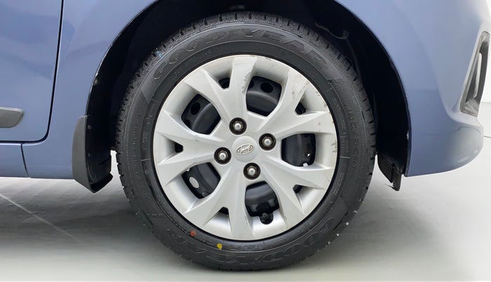 2014 Hyundai Grand i10 SPORTZ 1.2 KAPPA VTVT, Petrol, Manual, 26,986 km, Right Front Wheel