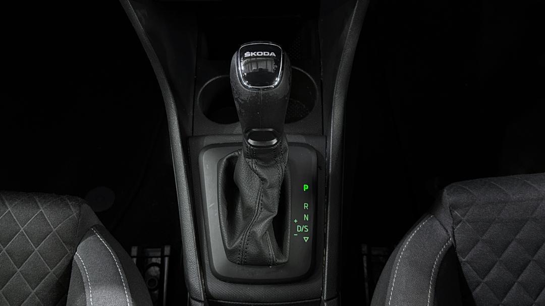 2018 SKODA Rapid Spaceback 92 Tsi, Automatic, 52040 km, Gear Lever 