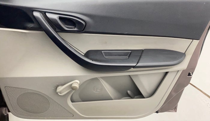 2018 Tata Tiago XE 1.2 REVOTRON, Petrol, Manual, 16,619 km, Driver Side Door Panels Control