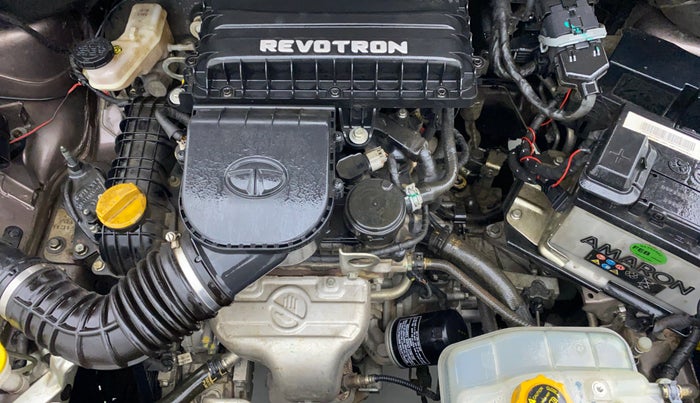2018 Tata Tiago XE 1.2 REVOTRON, Petrol, Manual, 16,619 km, Engine Bonet View