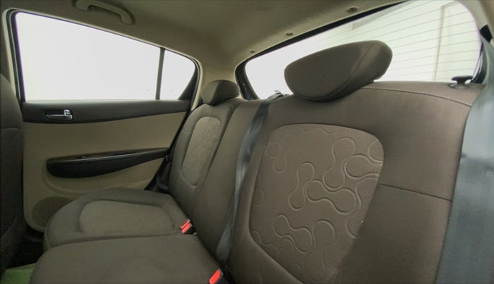 2011 Hyundai i20 SPORTZ 1.2, Petrol, Manual, 87,863 km, Right Side Rear Door Cabin