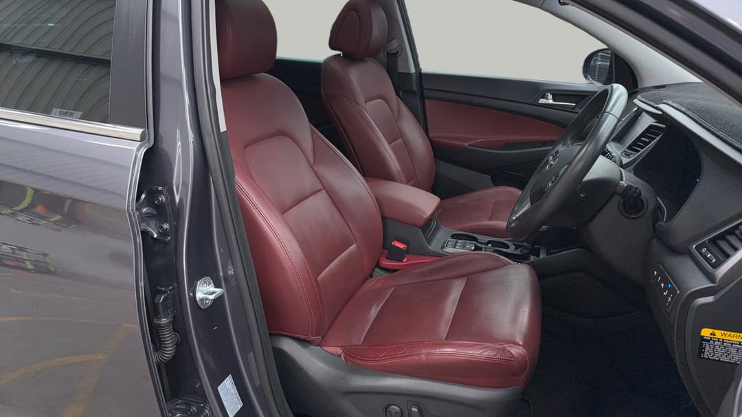 2018 Hyundai Tucson Highlander (AWD) Red, Automatic, 71783 km, Right Side Front Door Cabin View