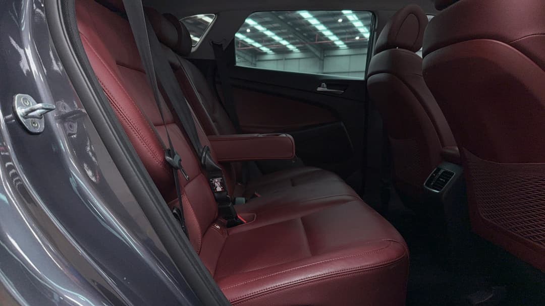 2018 Hyundai Tucson Highlander (AWD) Red, Automatic, 71783 km, Right Side Rear Door Cabin View