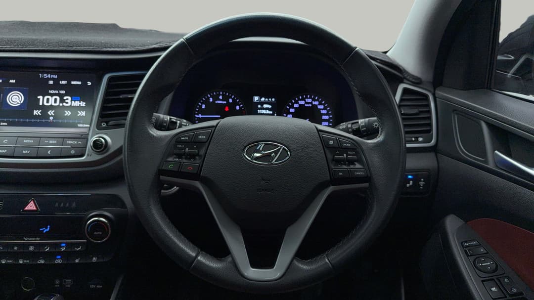2018 Hyundai Tucson Highlander (AWD) Red, Automatic, 71783 km, Steering Wheel Close-up
