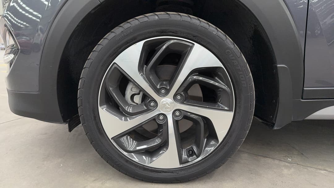 2018 Hyundai Tucson Highlander (AWD) Red, Automatic, 71783 km, Left Front Wheel