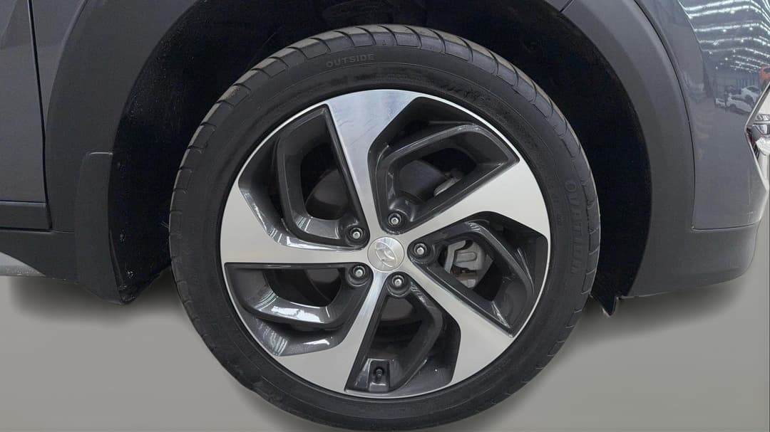2018 Hyundai Tucson Highlander (AWD) Red, Automatic, 71783 km, Right Front Wheel