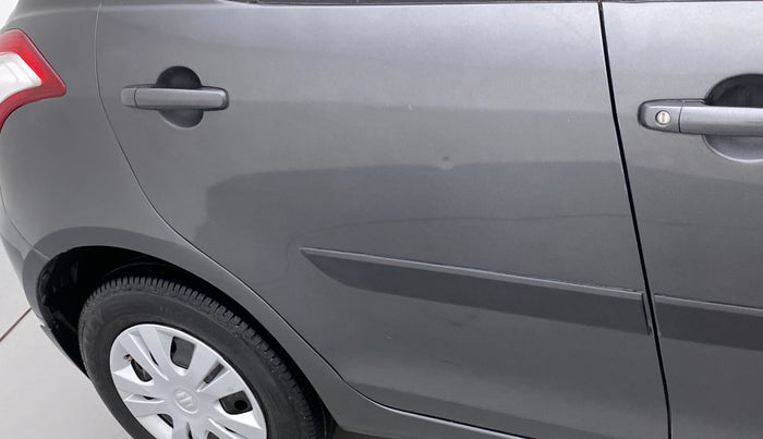 2017 Maruti Swift VXI, Petrol, Manual, 69,895 km, Right rear door - Slightly dented