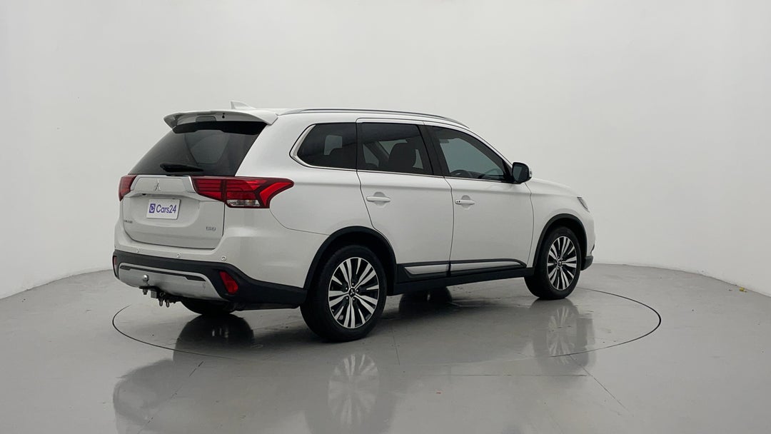 Right Back Diagonal (45- Degree) View