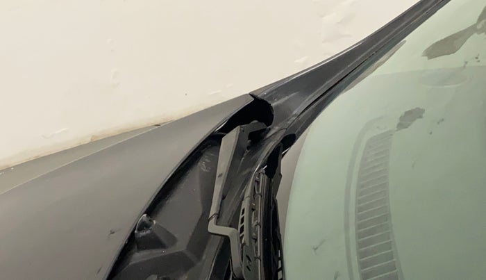 2013 Maruti Ertiga ZXI, Petrol, Manual, 40,809 km, Bonnet (hood) - Cowl vent panel has minor damage