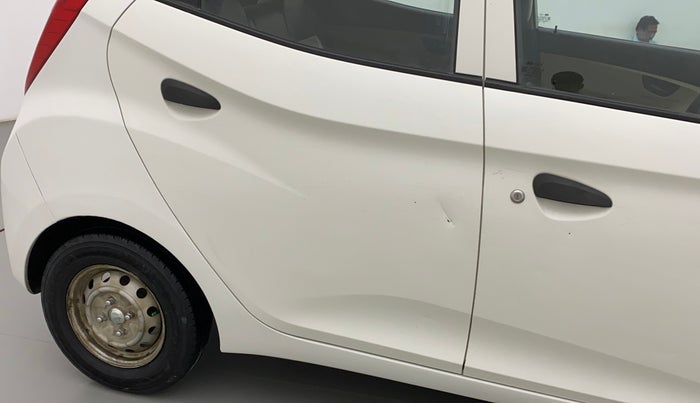 2013 Hyundai Eon ERA +, Petrol, Manual, 1,03,462 km, Right rear door - Slightly dented