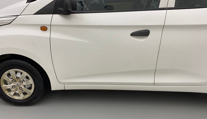 2013 Hyundai Eon ERA +, Petrol, Manual, 1,03,462 km, Front passenger door - Minor scratches