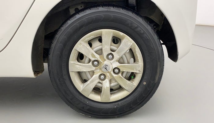2013 Hyundai Eon ERA +, Petrol, Manual, 1,03,462 km, Left Rear Wheel