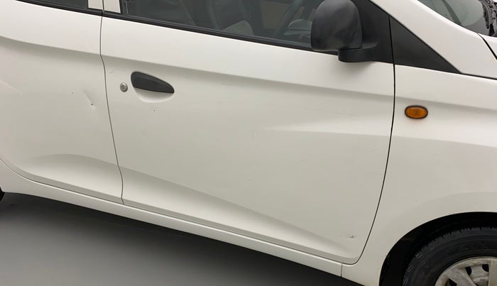2013 Hyundai Eon ERA +, Petrol, Manual, 1,03,462 km, Driver-side door - Slightly dented