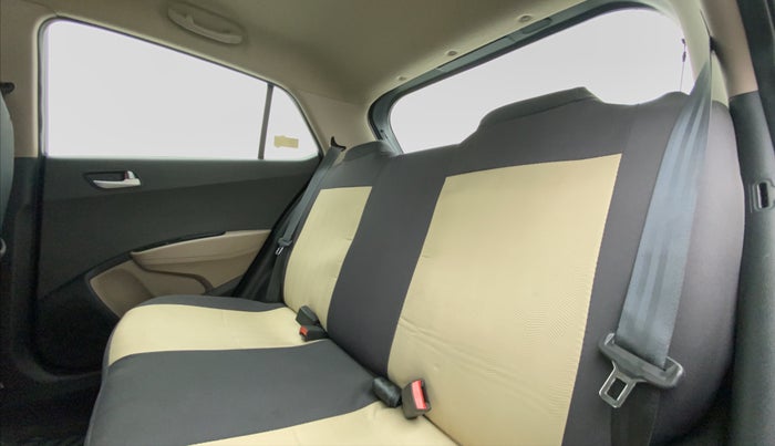 2017 Hyundai Grand i10 SPORTZ 1.2 KAPPA VTVT, Petrol, Manual, 17,238 km, Right Side Front Door Cabin