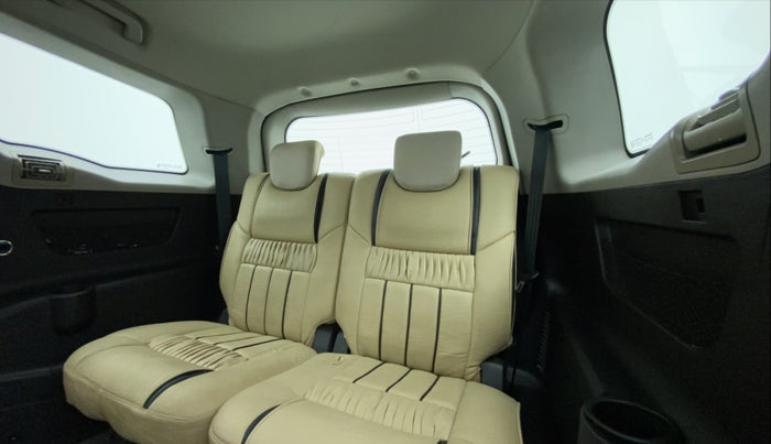2019 Mahindra XUV500 W9, Diesel, Manual, 32,964 km, Third Seat Row ( optional )