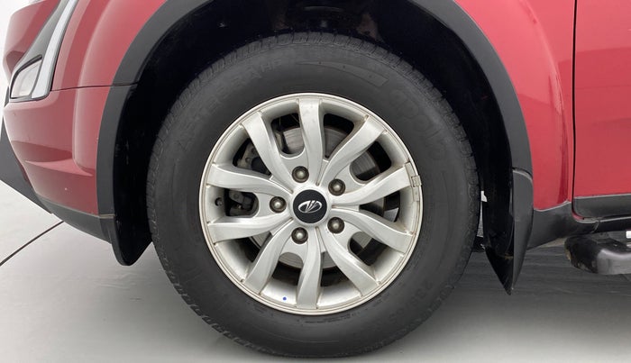 2019 Mahindra XUV500 W9, Diesel, Manual, 32,964 km, Left Front Wheel