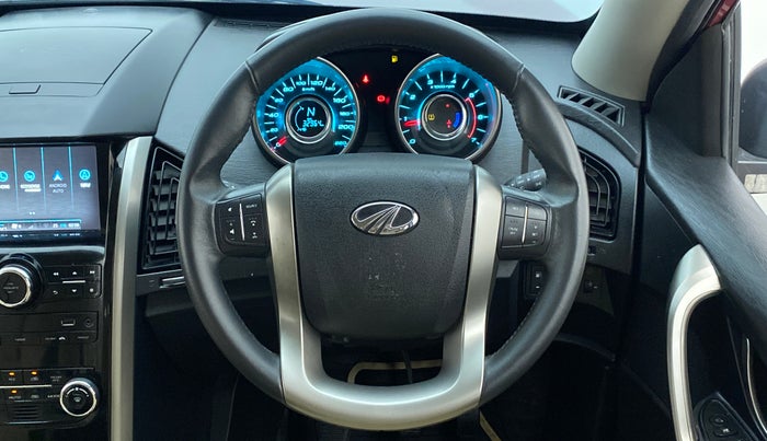 2019 Mahindra XUV500 W9, Diesel, Manual, 32,964 km, Steering Wheel Close Up