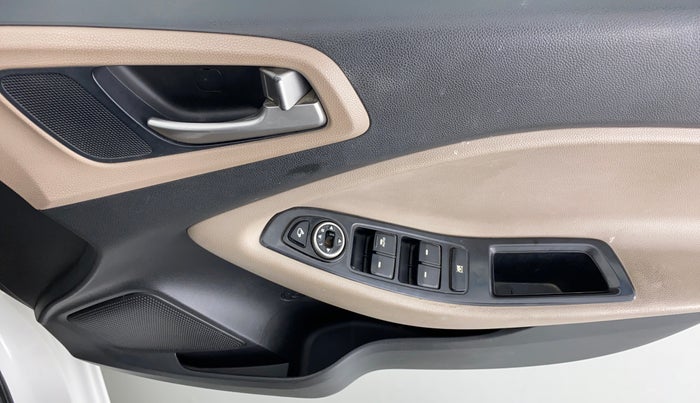 2015 Hyundai Elite i20 SPORTZ (O) 1.4, Diesel, Manual, 70,503 km, Driver Side Door Panels Control