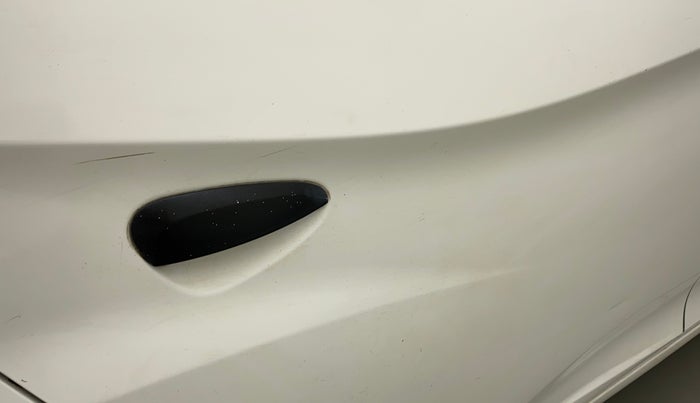 2015 Hyundai Eon MAGNA +, CNG, Manual, 43,489 km, Right rear door - Minor scratches