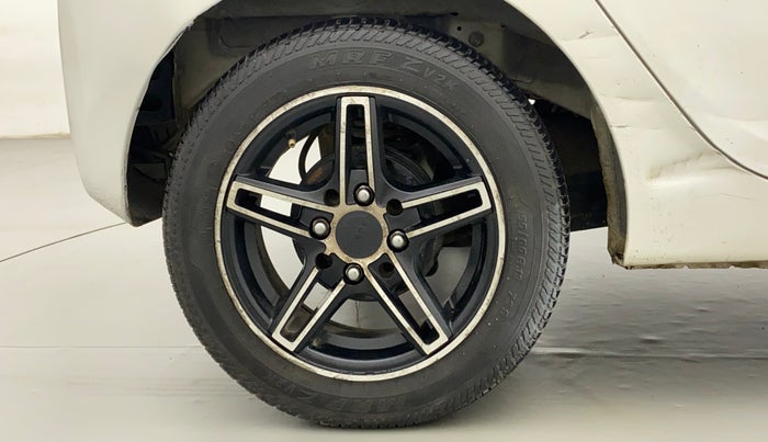 2015 Hyundai Eon MAGNA +, CNG, Manual, 43,489 km, Right Rear Wheel