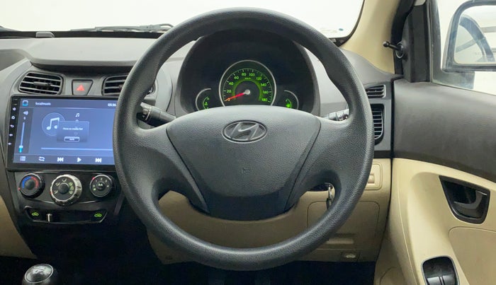 2015 Hyundai Eon MAGNA +, CNG, Manual, 43,489 km, Steering Wheel Close Up