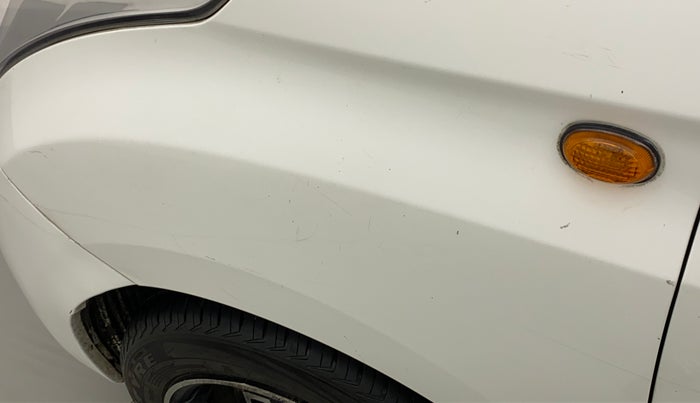 2015 Hyundai Eon MAGNA +, CNG, Manual, 43,489 km, Left fender - Minor scratches